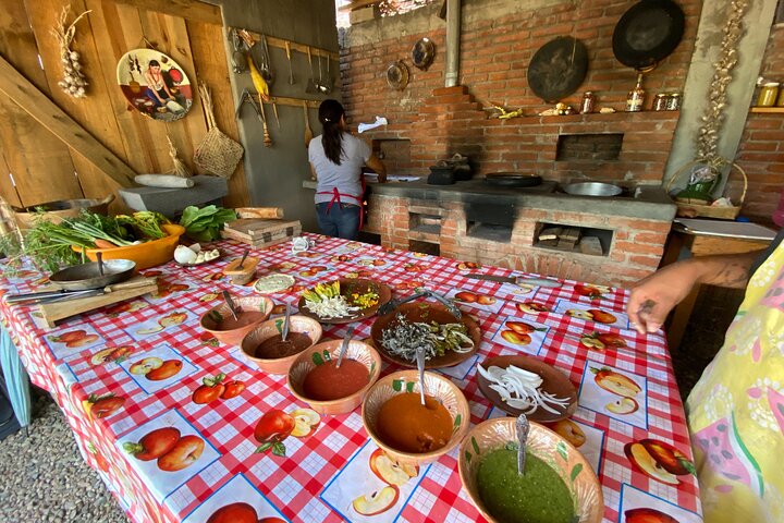 Oaxaca cooking: mole & tortilla class, market tour & mezcalitas