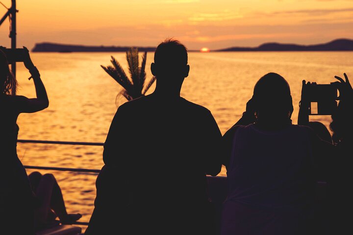 Ibiza Beach Hopping Cruise with Paddleboards, Drinks and Food 6h