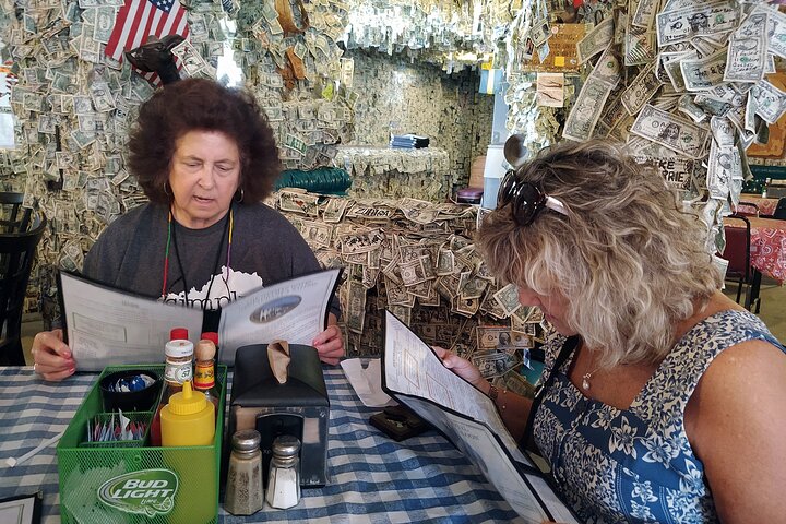 Oatman Mining Camp & Burros: Historic Route 66 Tour from Laughlin