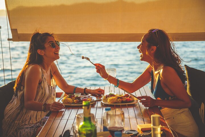Luxury Boat to James Bond Islands with Lunch and Sunset Dinner