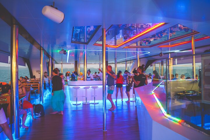 Luxury Boat to James Bond Islands with Lunch and Sunset Dinner