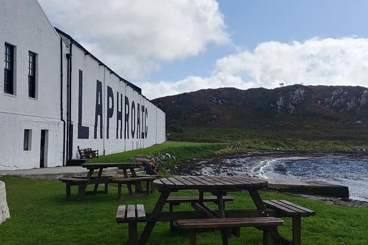 4-day Islay Platinum Whisky Tour - Whisky Included! With free pickup!