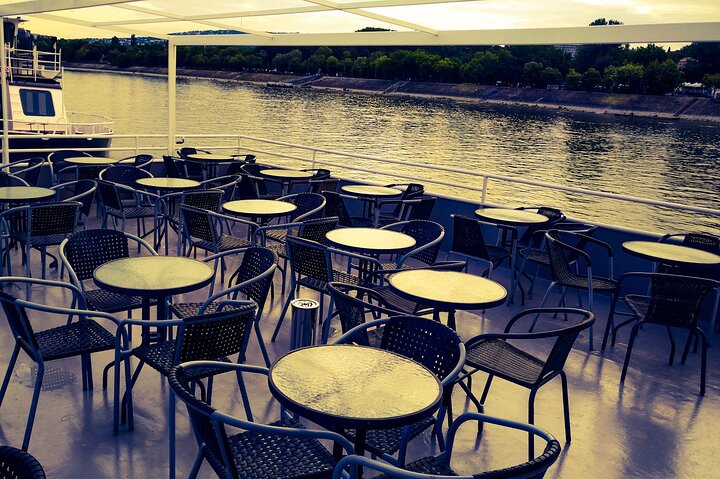 Budapest: 1-Hour Highlights Cruise with Welcome Drink