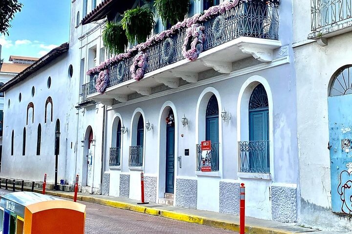 Legends of Casco Viejo Tour: Hidden Gems with Panama Vibes Tours