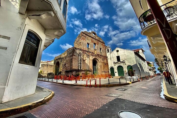 Legends of Casco Viejo Tour: Hidden Gems with Panama Vibes Tours