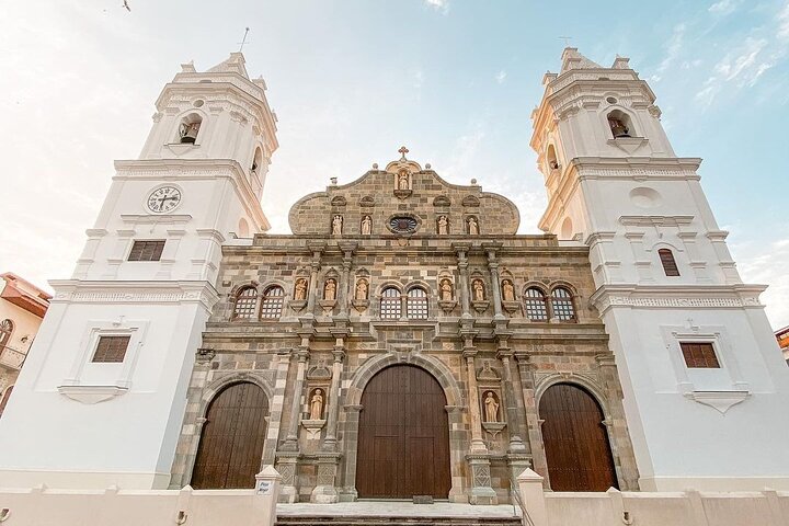 Legends of Casco Viejo Tour: Hidden Gems with Panama Vibes Tours