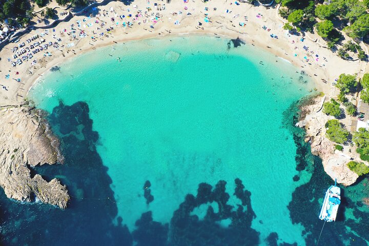 Ibiza Beach Hopping Cruise with Paddleboards, Drinks and Food 6h