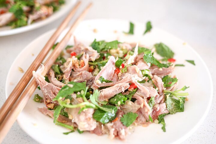 Lijiang Naxi Cuisine Cooking Class & Market Visit