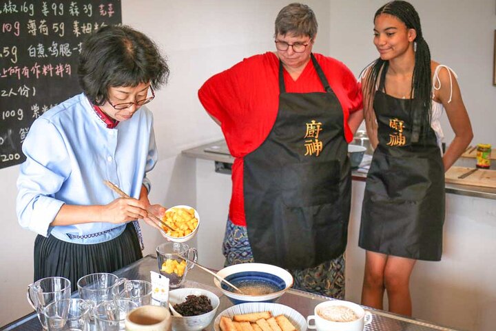 Lijiang Naxi Cuisine Cooking Class & Market Visit