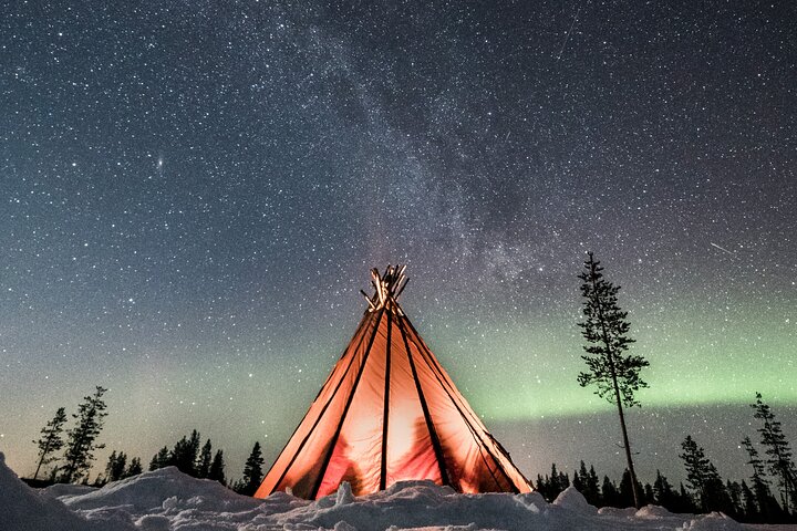 Rovaniemi Northern Lights Photography Small-Group Tour