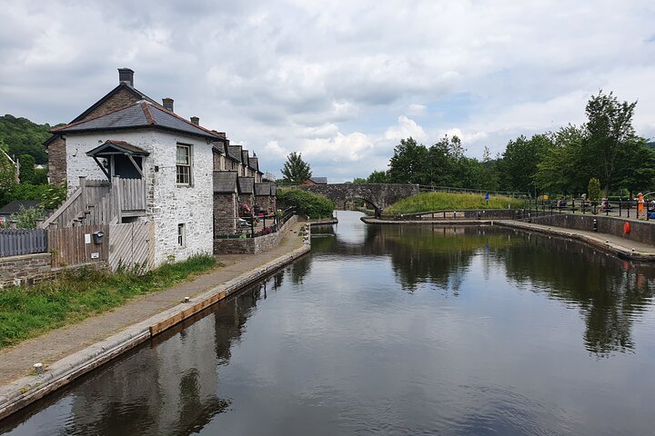 The Valleys tour or Swansea Bay tour. Please choose correctly.