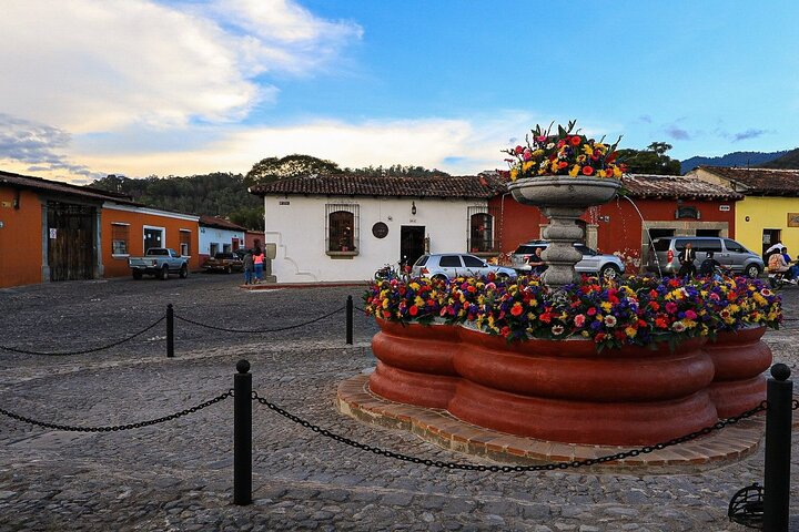 Day Tour : Antigua Guatemala UNESCO Site - From San Salvador City