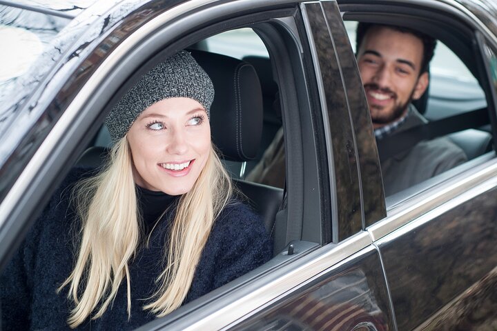 London Gatwick (LGW) Airport Arrival Shared Transfer - Airport to Hotel