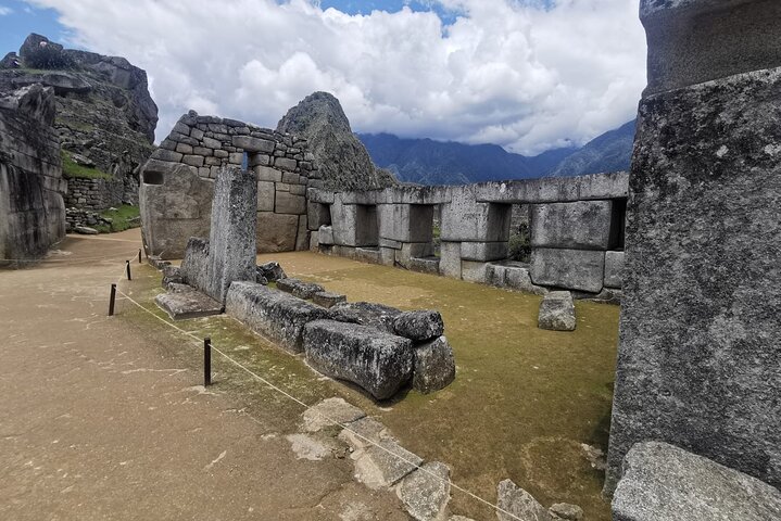 Full-Day Machu Picchu Tour from Cusco by Train