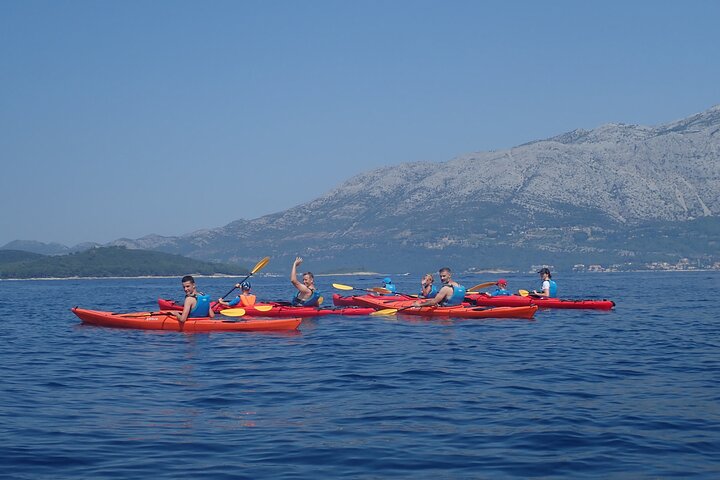 Lumbarda-Sunset Kayaking Experience with picnic: Wine and Sweets