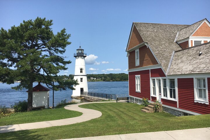 Islands, Lighthouses, and Castle Tour on the St. Lawrence River