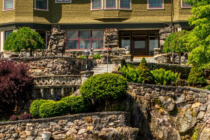 Islands, Lighthouses, and Castle Tour on the St. Lawrence River