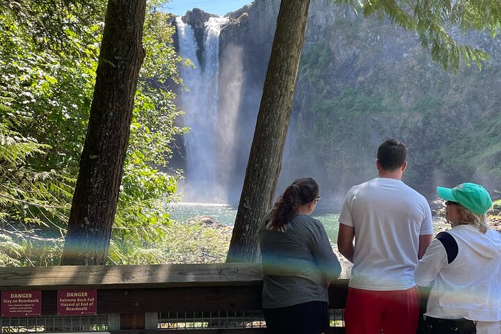 Snoqualmie Falls and Wineries Tour from Seattle