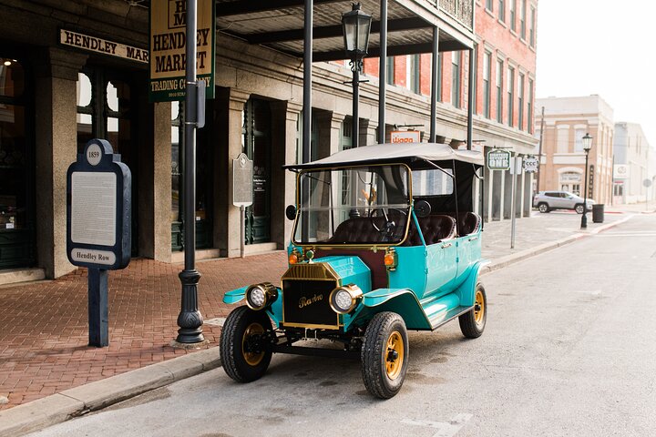 Replica 1908 Model-T Electric Golf Cart Rental