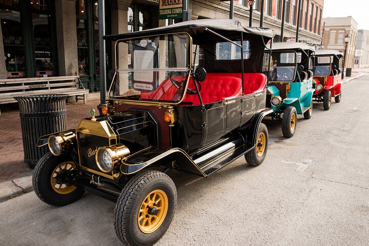 Replica 1908 Model-T Electric Golf Cart Rental