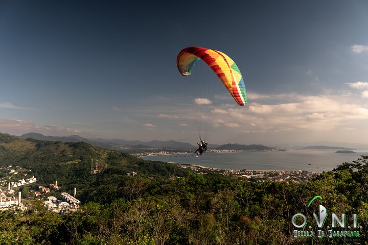 Paragliding flight with instructor in Florianópolis