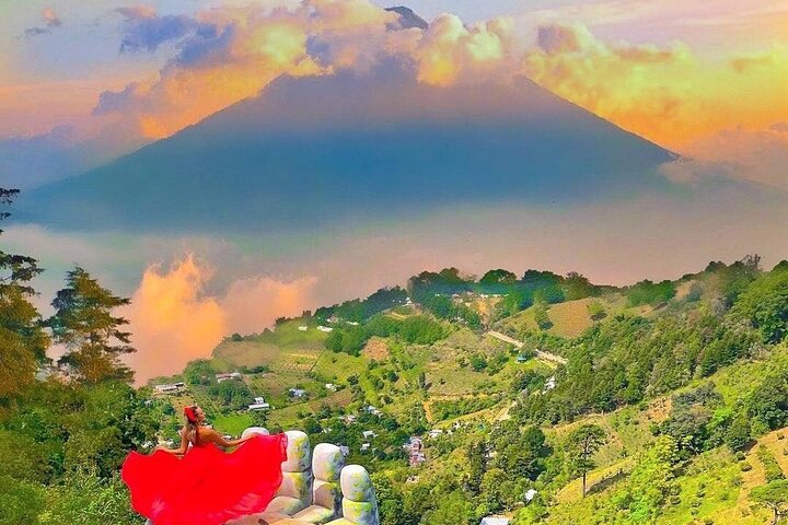 Hobbitenango & Antigua Shared Day Tour