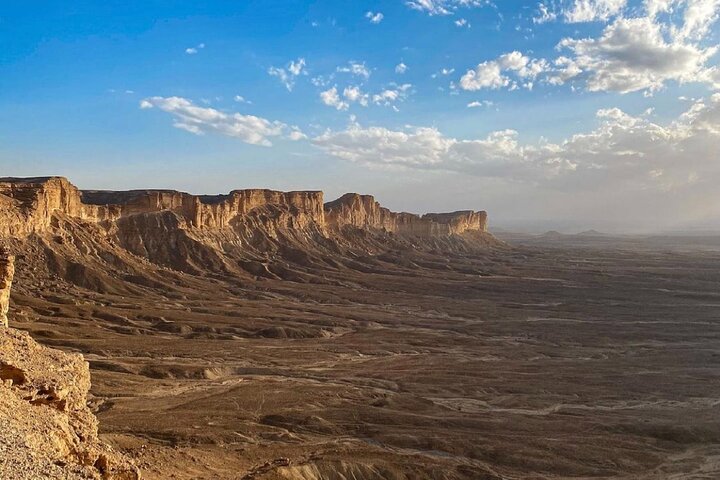 Edge of the World Hike Riyadh | 4x4 Safari & Bat Cave