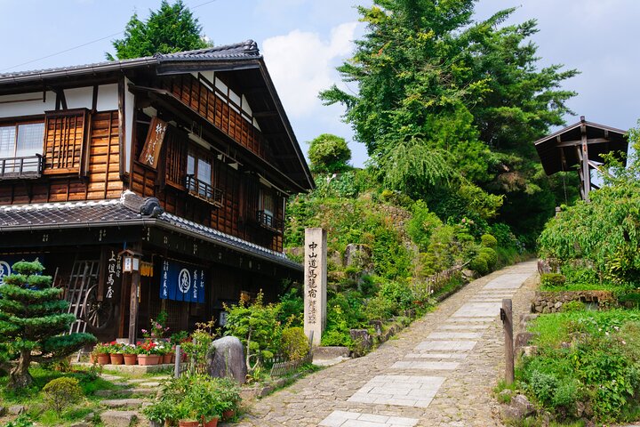 Nakasendo Magome to Tsumago Day Hike with Licensed Guide