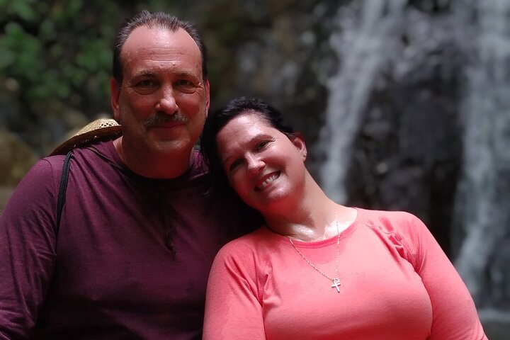 Hike 10 waterfalls in Jaco lunch included
