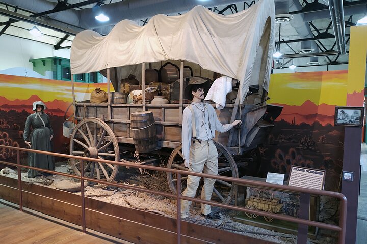 Oatman Mining Camp & Burros: Historic Route 66 Tour from Laughlin