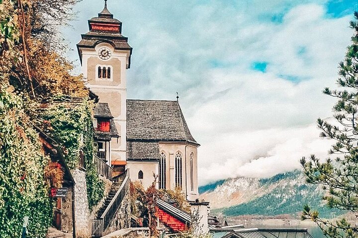 Self-Guided Private Tour of Hallstatt. Best photo-points, panoramic views, cafes