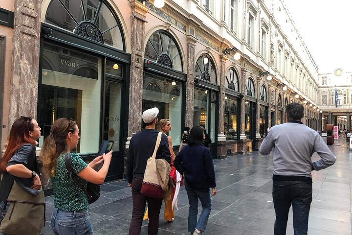 Brussels Walking and Tasting Tour (Beers,Chocolates&Fries/Waffle)