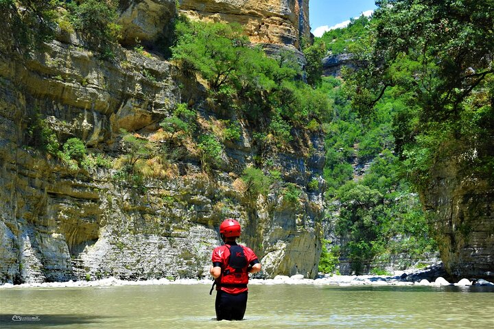Osumi Canyons Exploration with Equipment