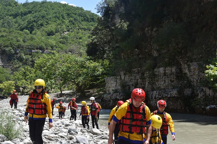 Osumi Canyons Exploration with Equipment