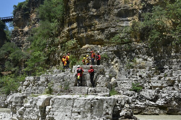 Osumi Canyons Exploration with Equipment