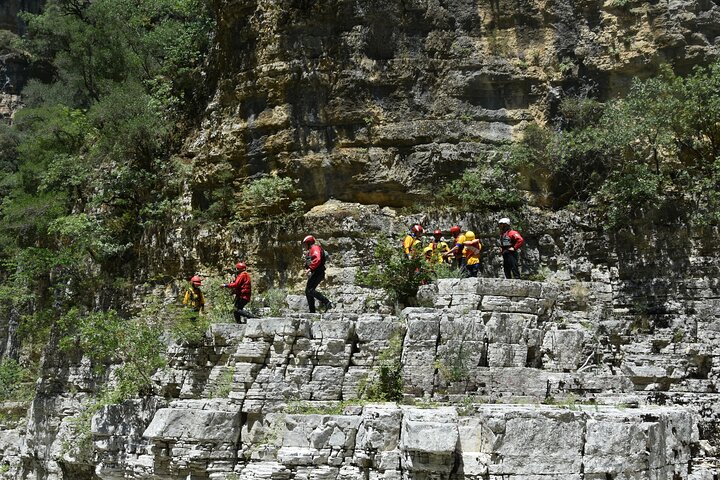 Osumi Canyons Exploration with Equipment