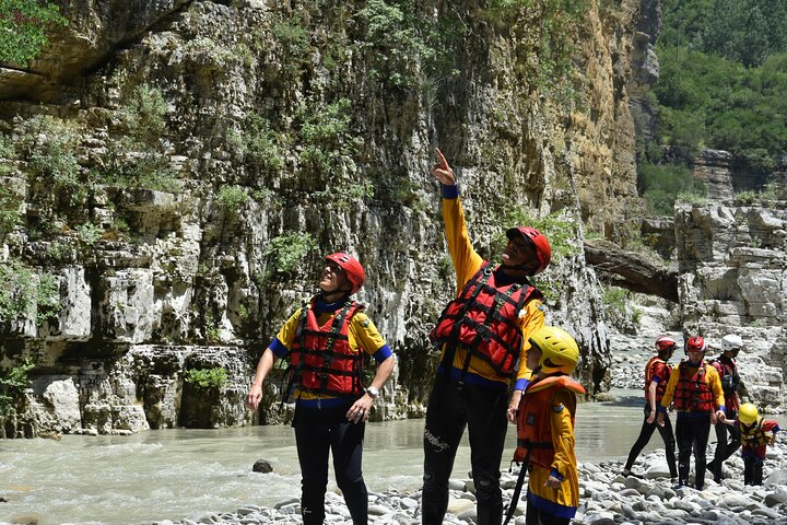 Osumi Canyons Exploration with Equipment