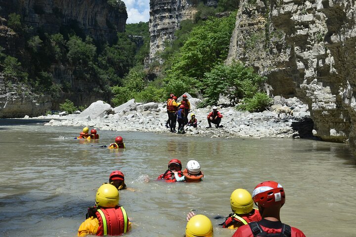 Osumi Canyons Exploration with Equipment