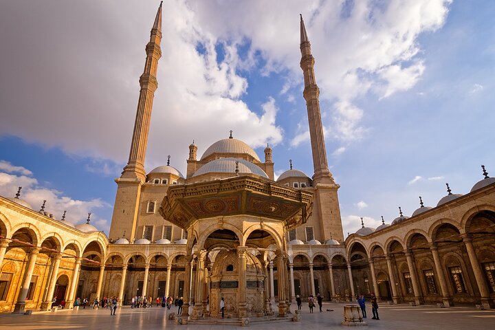 Overnight Cairo Tour from Alexandria Port with Pyramids & Museum