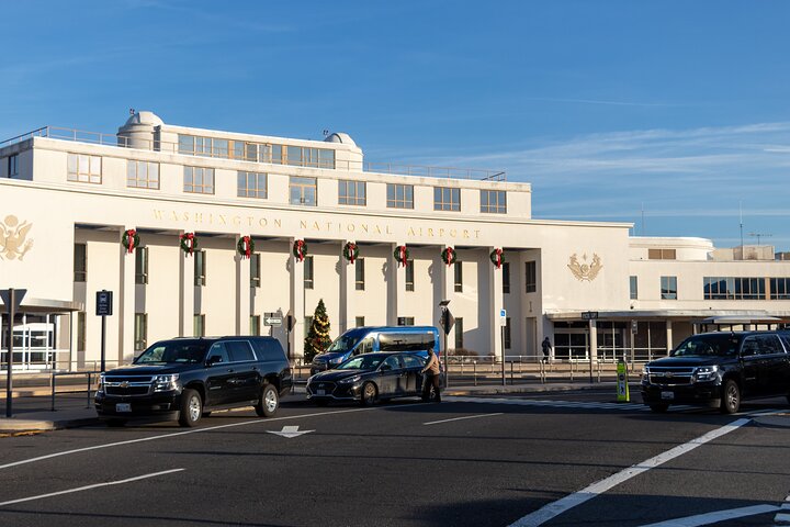 Airport Transfer to or from Mclean, VA and Reagan Airport(DCA)
