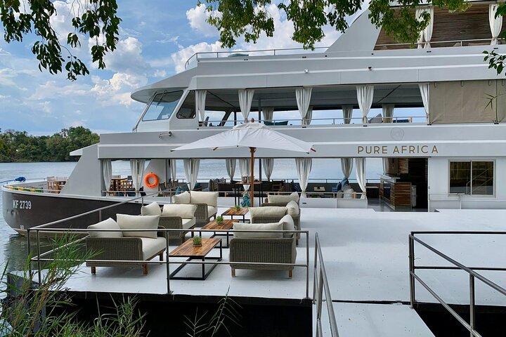 Victoria Falls Luxury Sunset Cruise on the Zambezi River