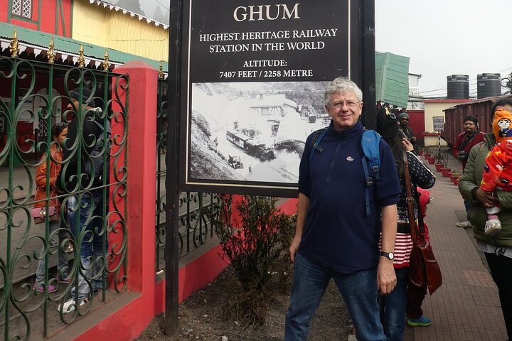 Colonial Heritage Walking Tour in Darjeeling