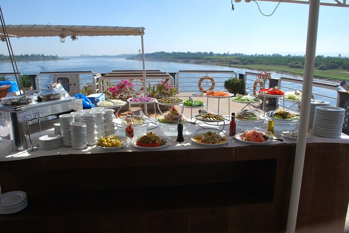 5 Days Nile Cruise From Luxor To Aswan Including Hot Air Balloon & Abu Simbel