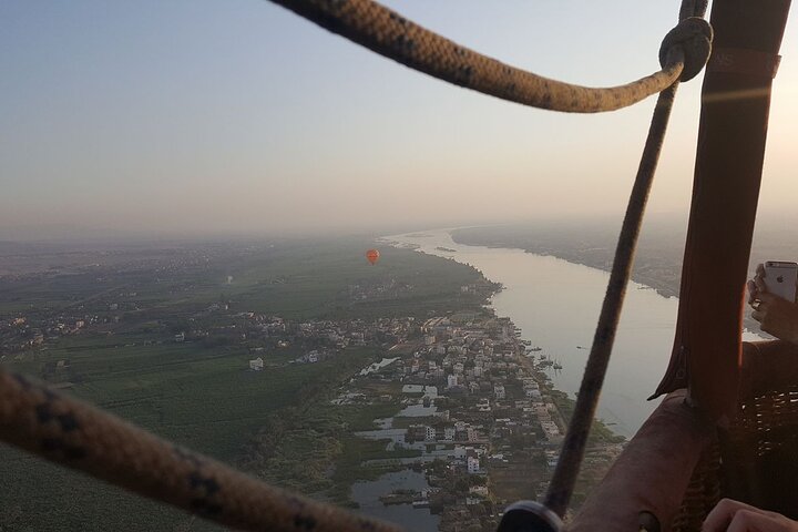 5 Days Nile Cruise From Luxor To Aswan Including Hot Air Balloon & Abu Simbel