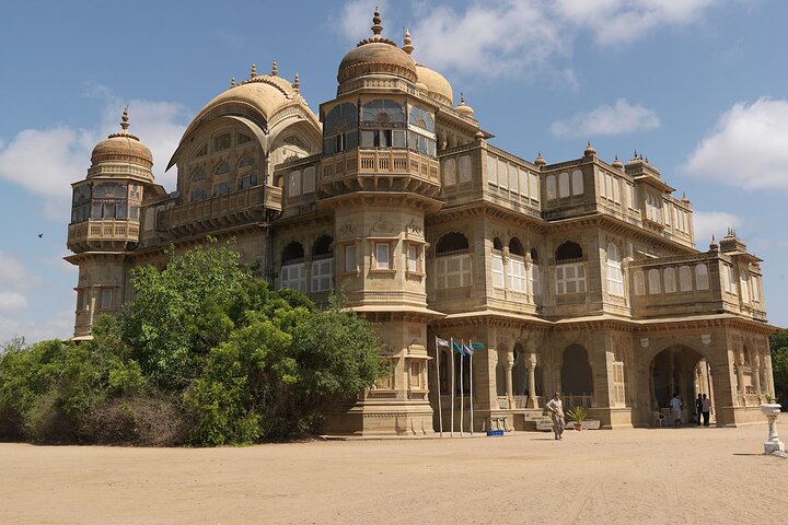Bhuj, Rann of Kutch & Mandvi Beach: The Art, Craft & Nature Tour