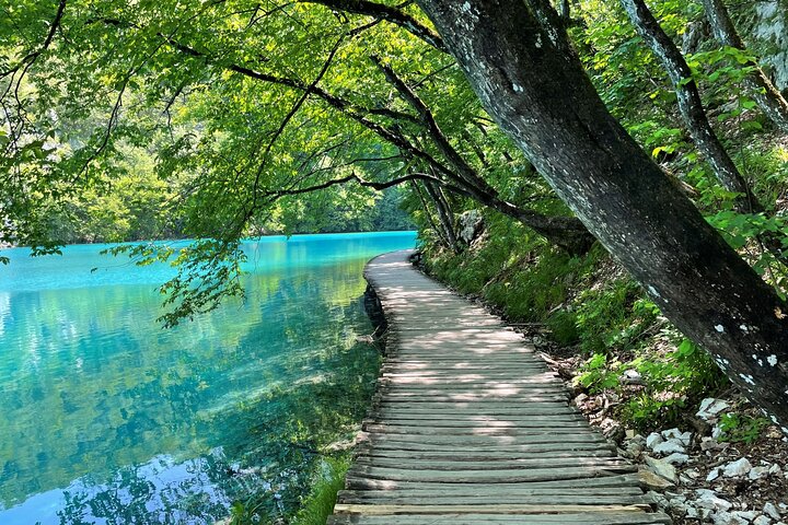 Plitvice Lakes with Ticket & Rastoke Guided Tour from Zagreb