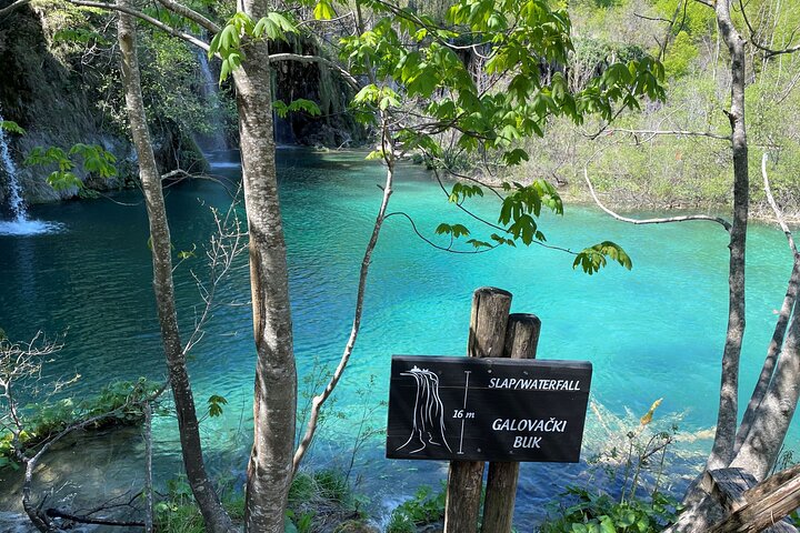 Plitvice Lakes with Ticket & Rastoke Guided Tour from Zagreb