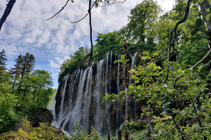 Plitvice Lakes with Ticket & Rastoke Guided Tour from Zagreb
