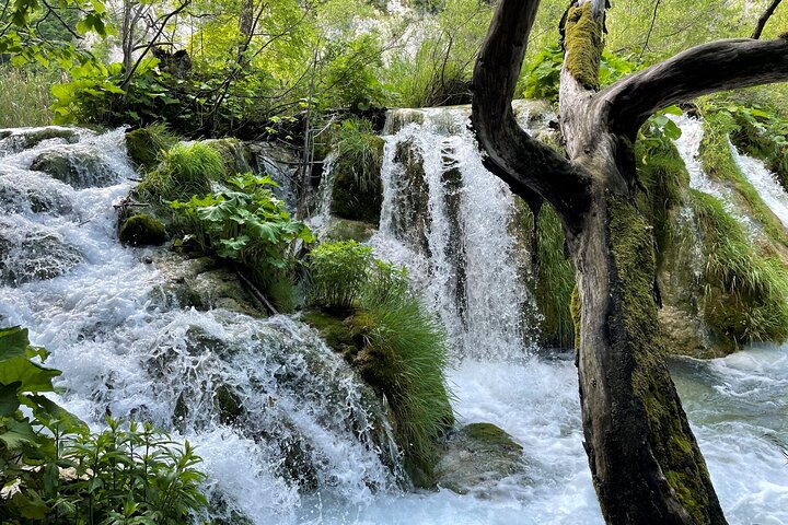 Plitvice Lakes with Ticket & Rastoke Guided Tour from Zagreb