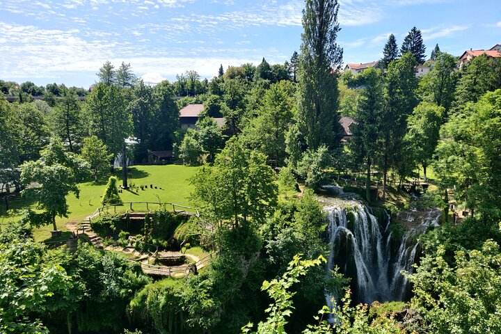 Plitvice Lakes with Ticket & Rastoke Guided Tour from Zagreb